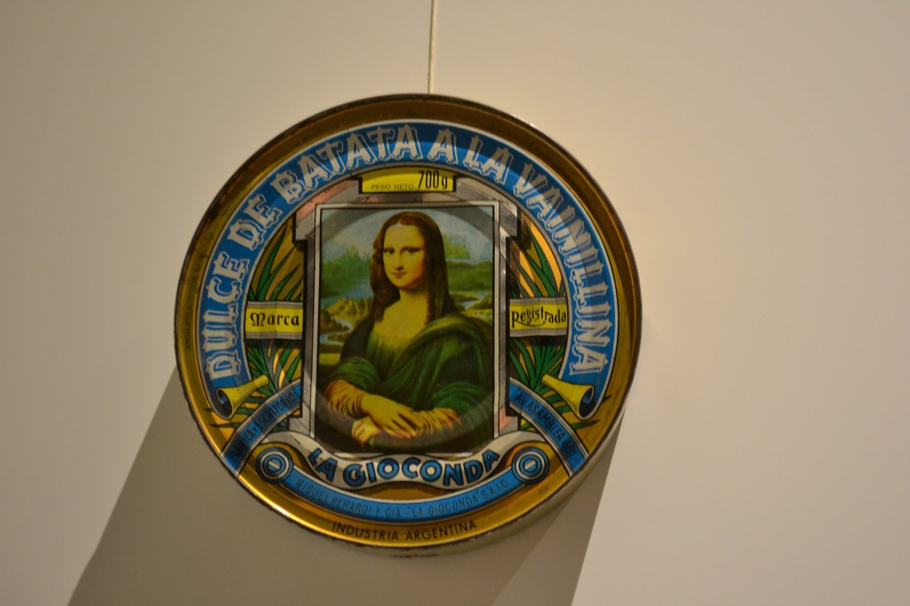 A Milano la Gioconda di latta: Paolo Stefanato espone 442 lattine della sua collezione. Del Tongo, fino al 14&nbsp;gennaio