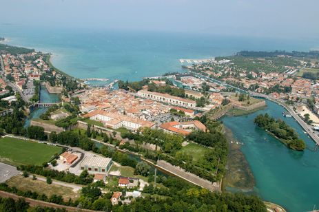 “Biennale internazionale d’arte contemporanea di Peschiera del Garda”  1^ edizione 31 marzo – 3 aprile&nbsp;2017
