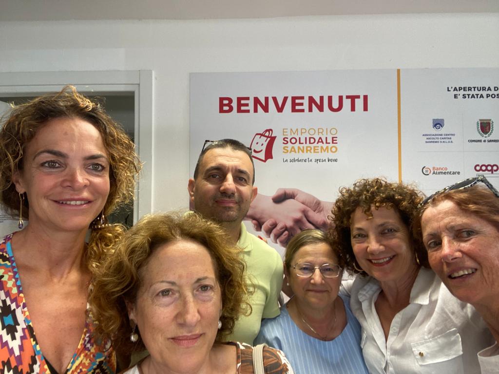 All’Emporio solidale il service conclusivo dell’annata 21/22 del club Inner Wheel di Sanremo, grazie alla fattiva collaborazione di Paola Bernardi, volontaria dell’Emporio nonché segretaria del club innerino della città dei fiori, presieduto da Anna Maria Jeraci&nbsp;Bio