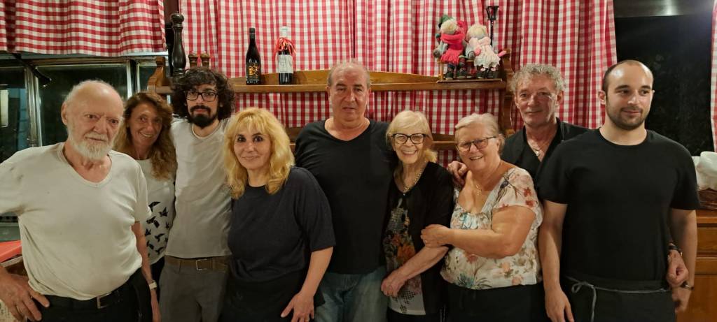 La leggenda del pomodoro sacrificale gigante. Da Pepe a Monzambano la band famigliare suona ottime sinfonie&nbsp;gastronomiche