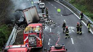 Autostrade, una storiaccia di malagestione e appalti telecomandati lunga oltre vent’anni. Pedaggi in&nbsp;aumento!