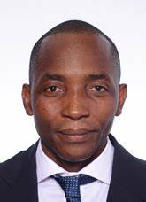 Soumahoro, la cooperativa di accoglienza di famiglia sotto inchiesta. Una vicenda dai contorni molto nebulosi: le borse e gli abiti firmati della moglie, il resort in Rwanda sono in netto contrasto per la lotta per gli “ultimi”