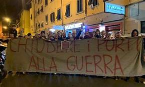 Genova, i portuali contro il transito delle armi da guerra. In corteo per fermare le navi della&nbsp;morte
