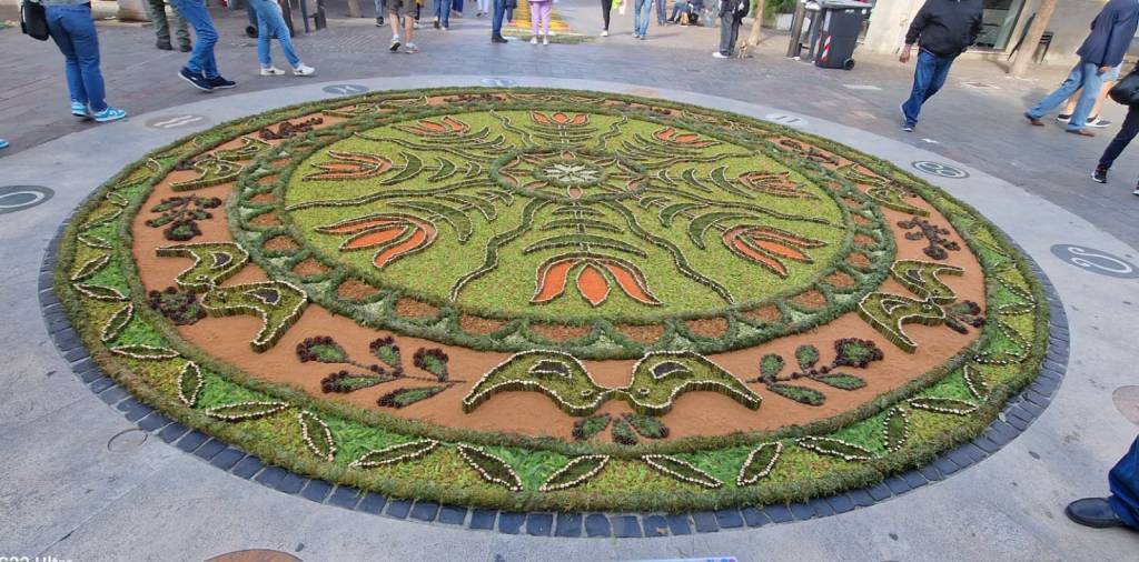 L’infiorata di Pietra Ligure, tripudio di colori e&nbsp;profumi