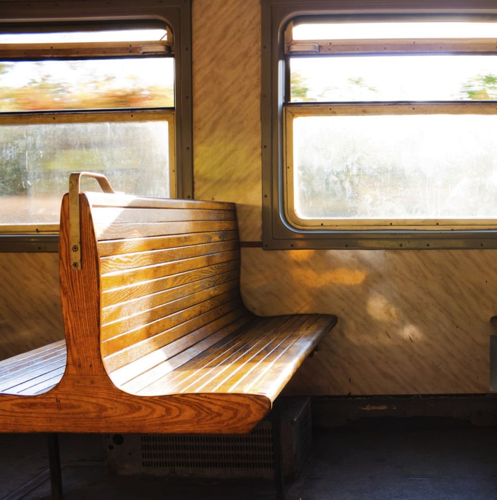 Ricordi. L’odore dell’acqua, il profumo del lago, il treno delle&nbsp;7.12