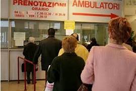 Prenotazioni magiche: con la mutua si va a settembre 2026. A pagamento,spunta un posto libero&nbsp;subito!