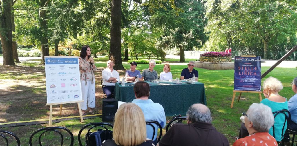 Le “Stelle della lirica” al Parco Giardino Sigurtà di Valeggio sul Mincio. 
Il 18 agosto alle&nbsp;20,30
